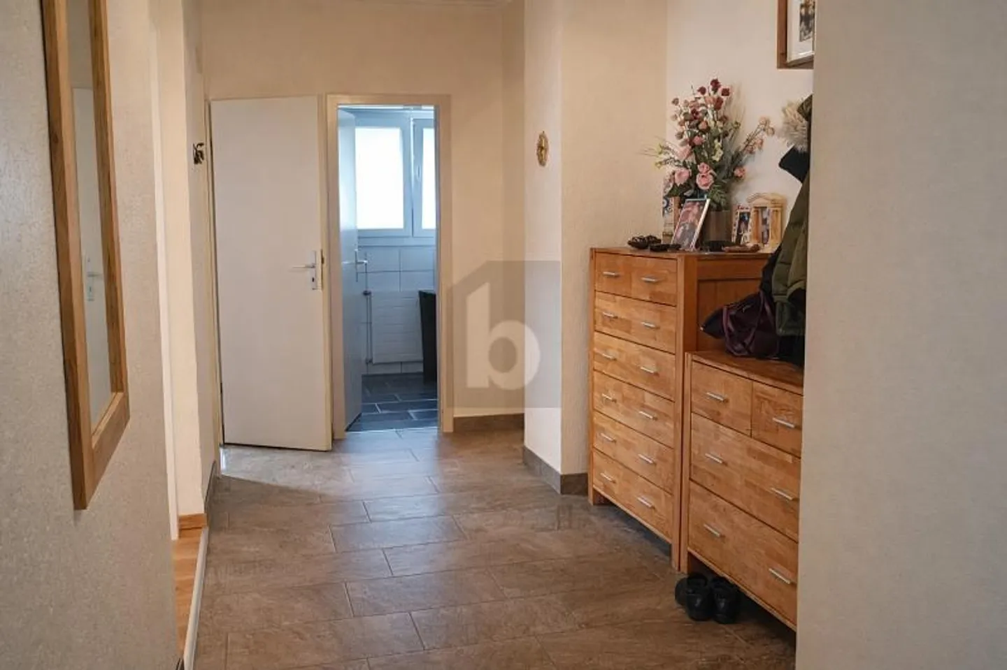 MODERN UND KOMFORTABEL - Foto 2 von 6