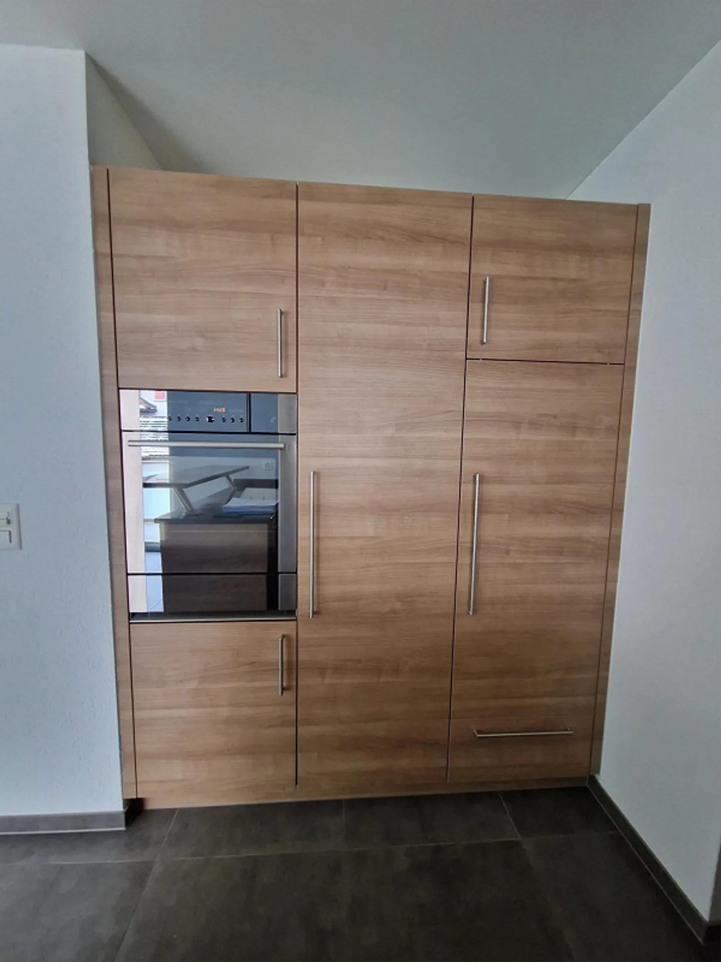 Moderne 4.5-Zimmer-Wohnung mit Cheminée und gutem Grundriss - Foto 3 von 13