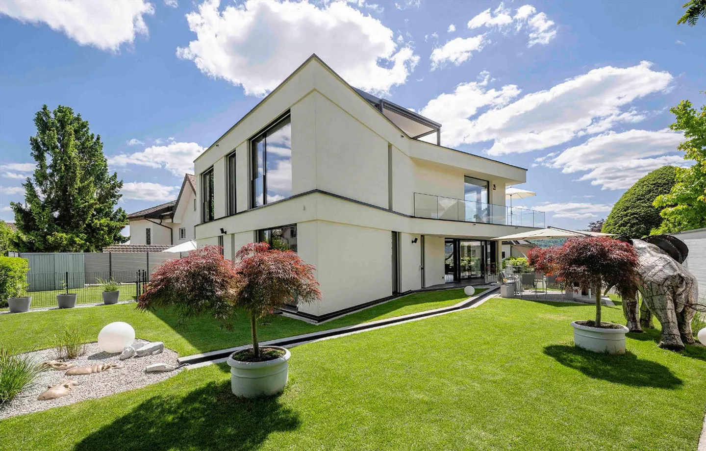 Qualité de vie à 360° - Design et vue dégagée rencontrent le confort de vie - Photo 1 sur 8