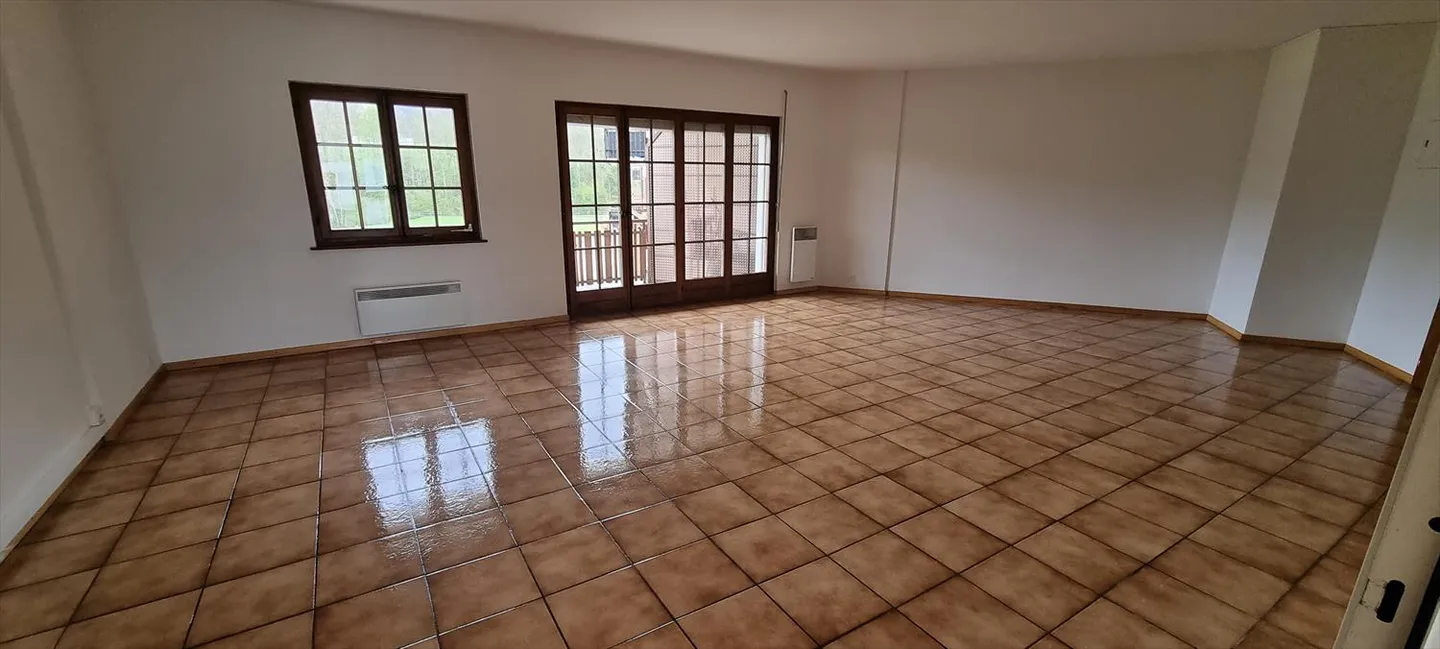 Large commercial space of 70m2 - Photo 2 of 3