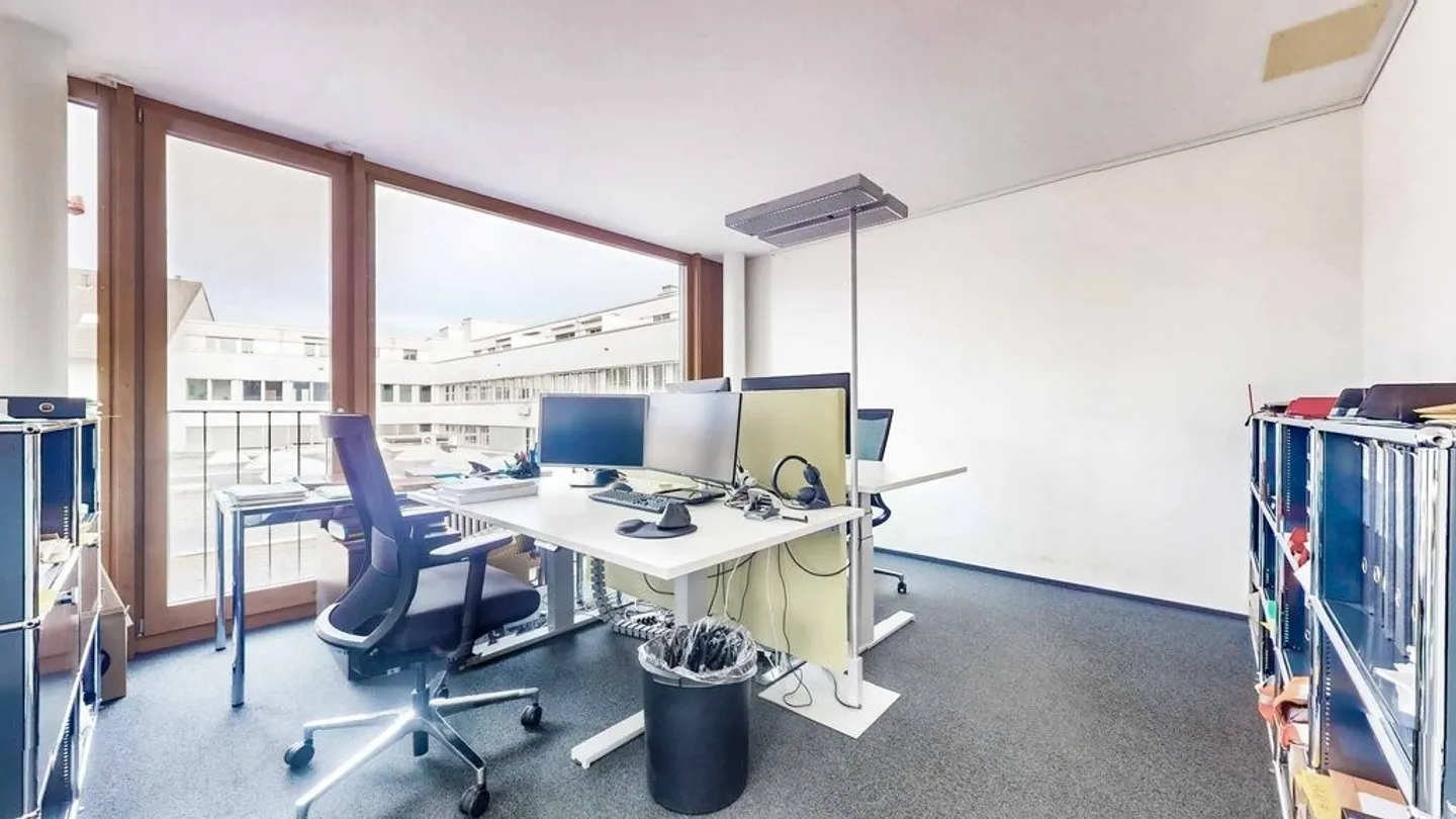 Modern Office Space in Basel - Photo 4 of 9