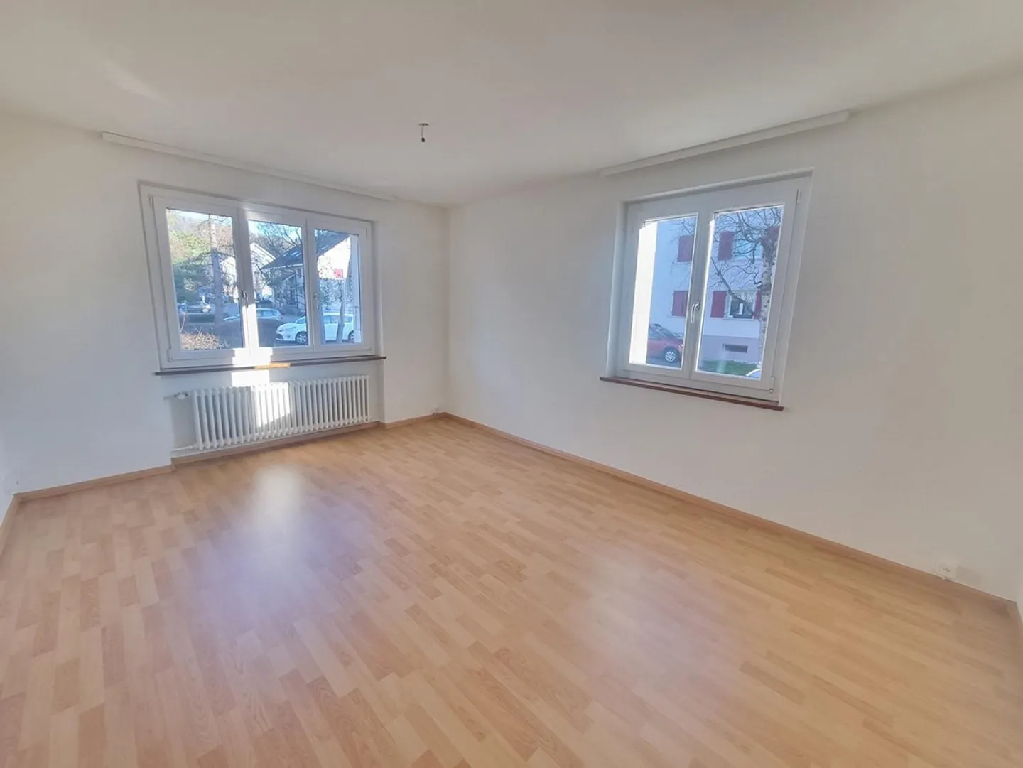 Appartamento spazioso con balcone - Foto 5 di 7