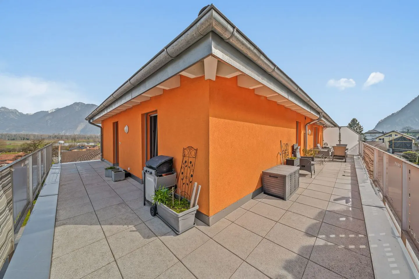 Beautiful penthouse with terrace - Photo 1 of 11
