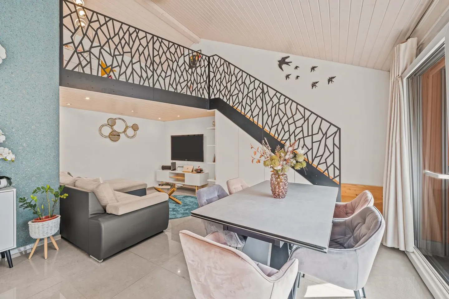 Beautiful penthouse with terrace - Photo 4 of 11