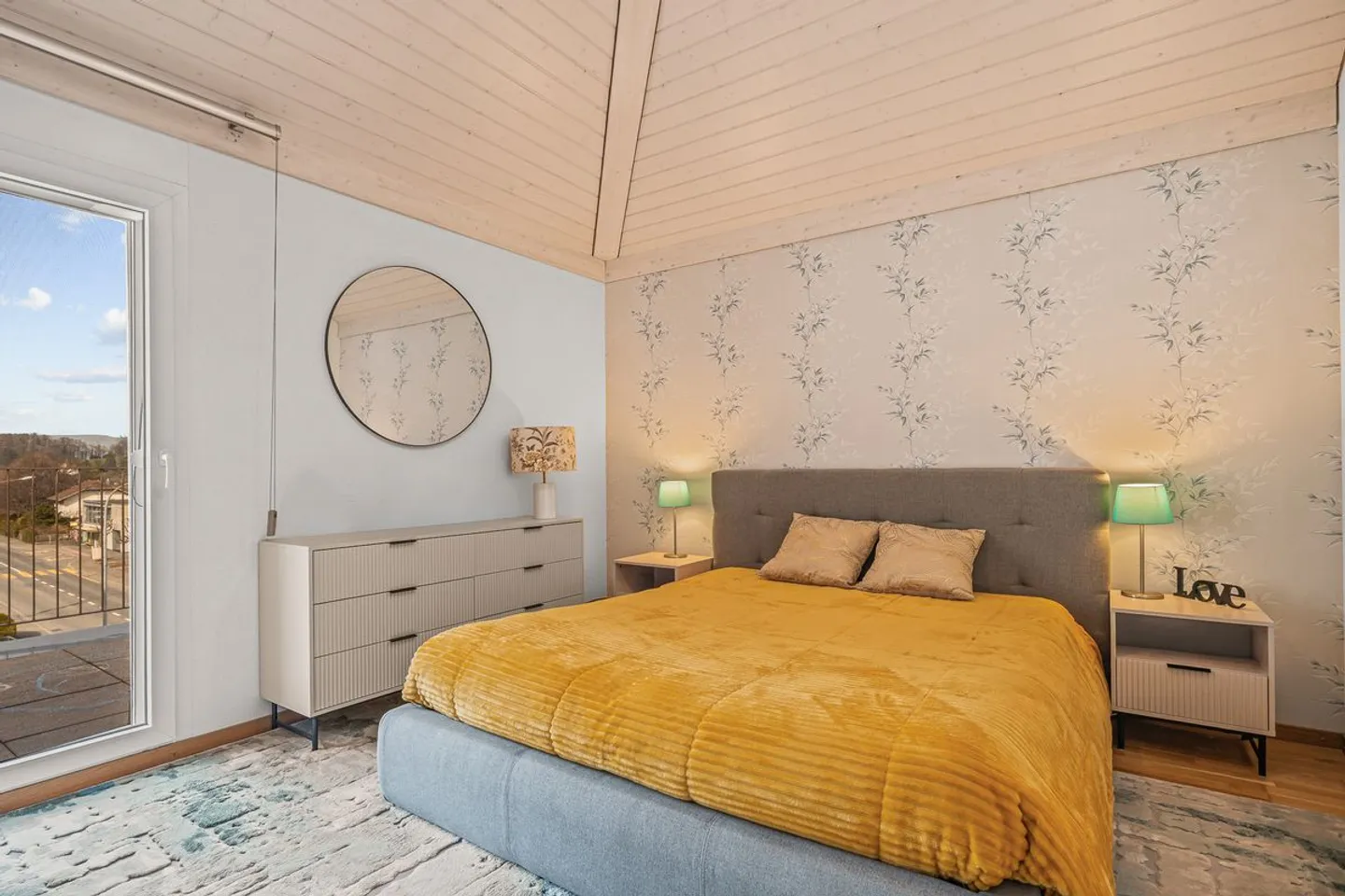 Beautiful penthouse with terrace - Photo 6 of 11