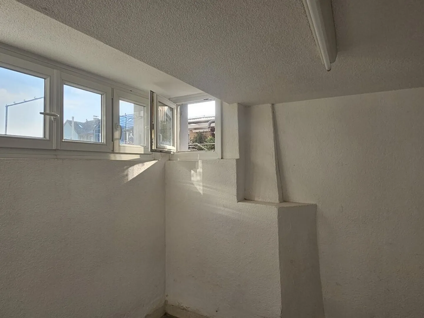 Vielseitiger Lagerraum - Foto 2 von 6