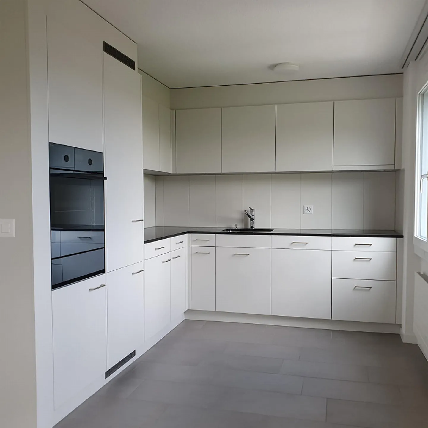Finalmente, i nuovi appartamenti ristrutturati di 4,5 stanze cercano un inquilino adatto! - Foto 4 di 7