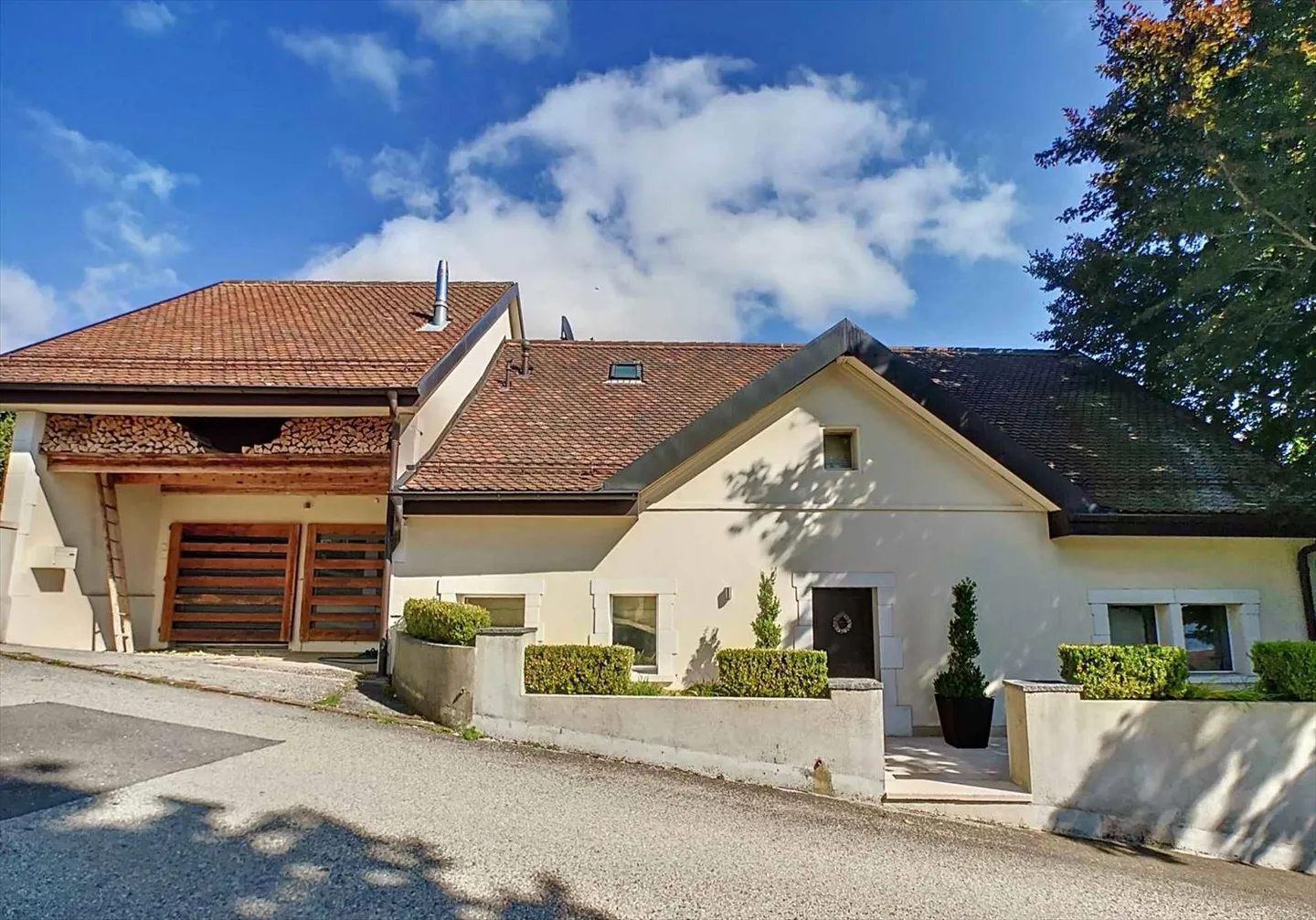 Grande proprietà con vista lago - Foto 2 di 12