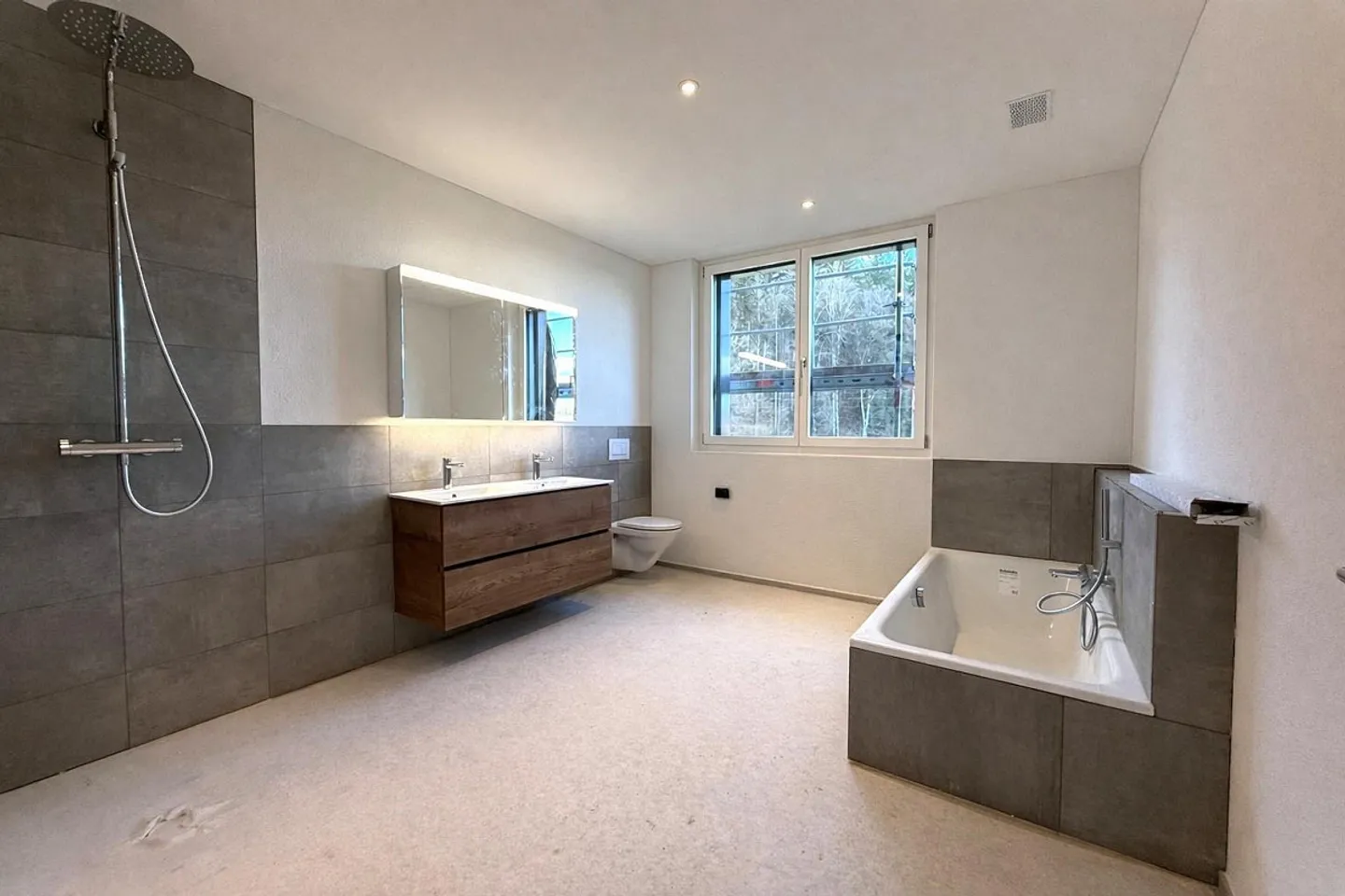 First rental in an attractive location in Uerkheim - Photo 2 of 9