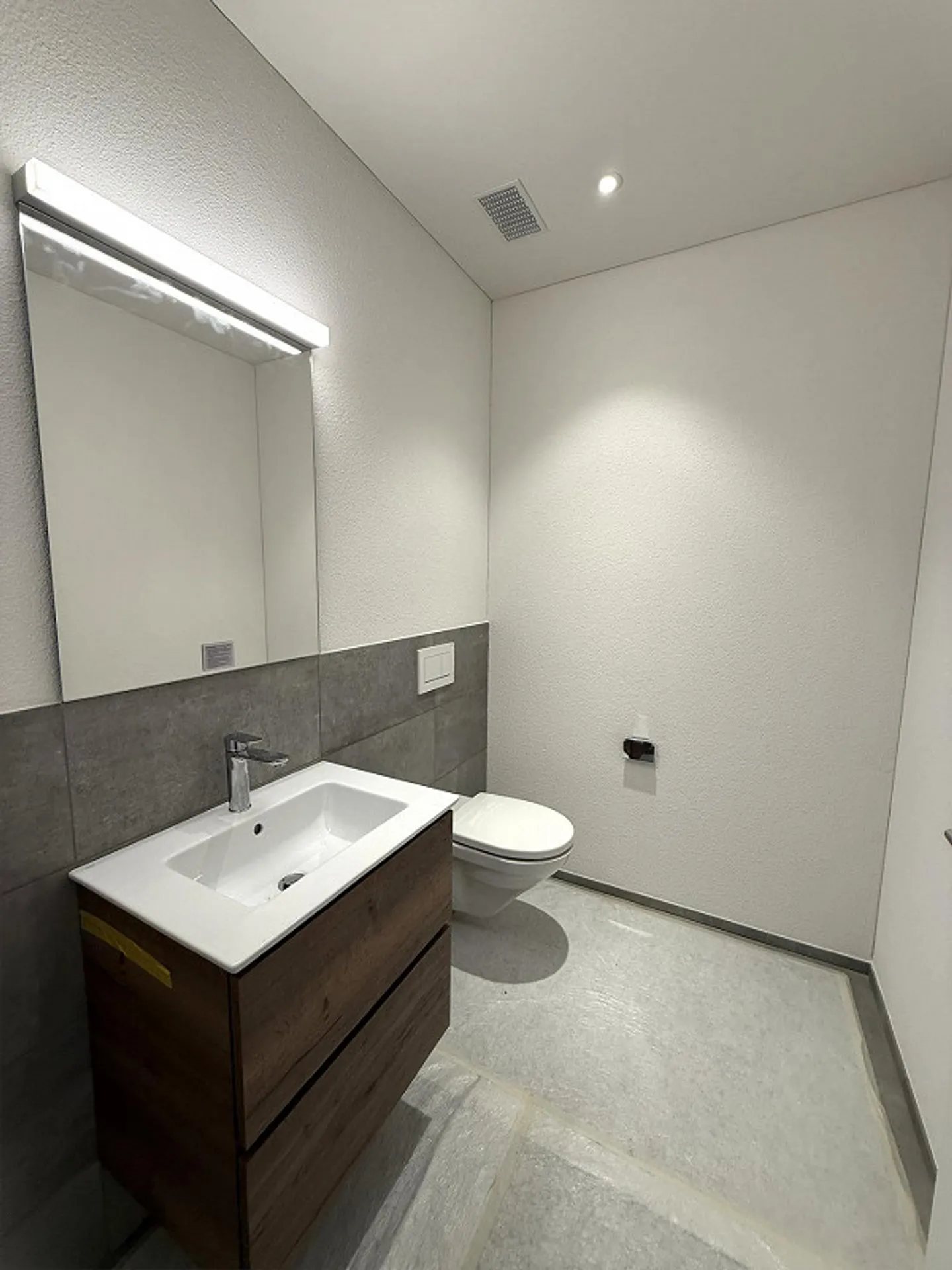 First rental in an attractive location in Uerkheim - Photo 3 of 9