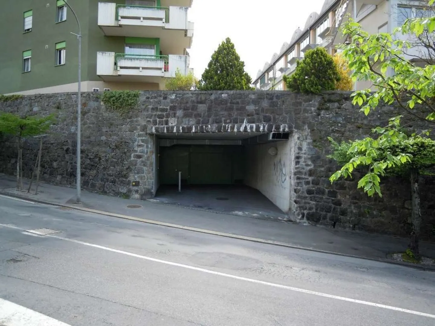 Parkplatz im Untergeschoss - Foto 4 von 5