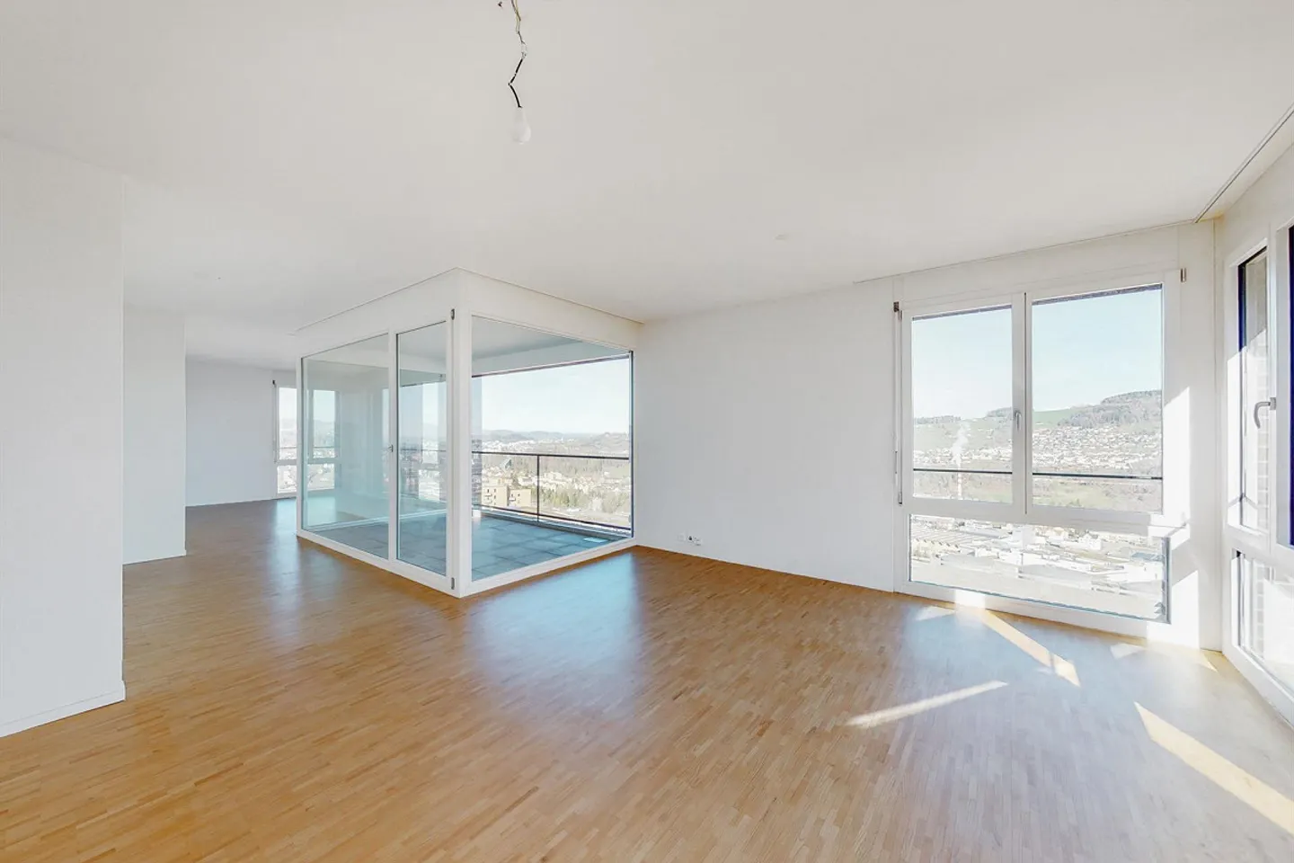 Appartement confortable avec vue sur la ville - Photo 4 sur 7
