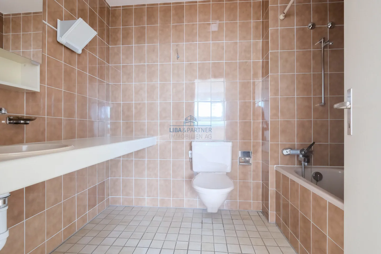 Bright 2.5-Room Apartment - Photo 6 of 11