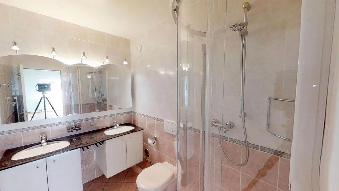 Attico di 145m2 con bella vista sul lago - Foto 8 di 9