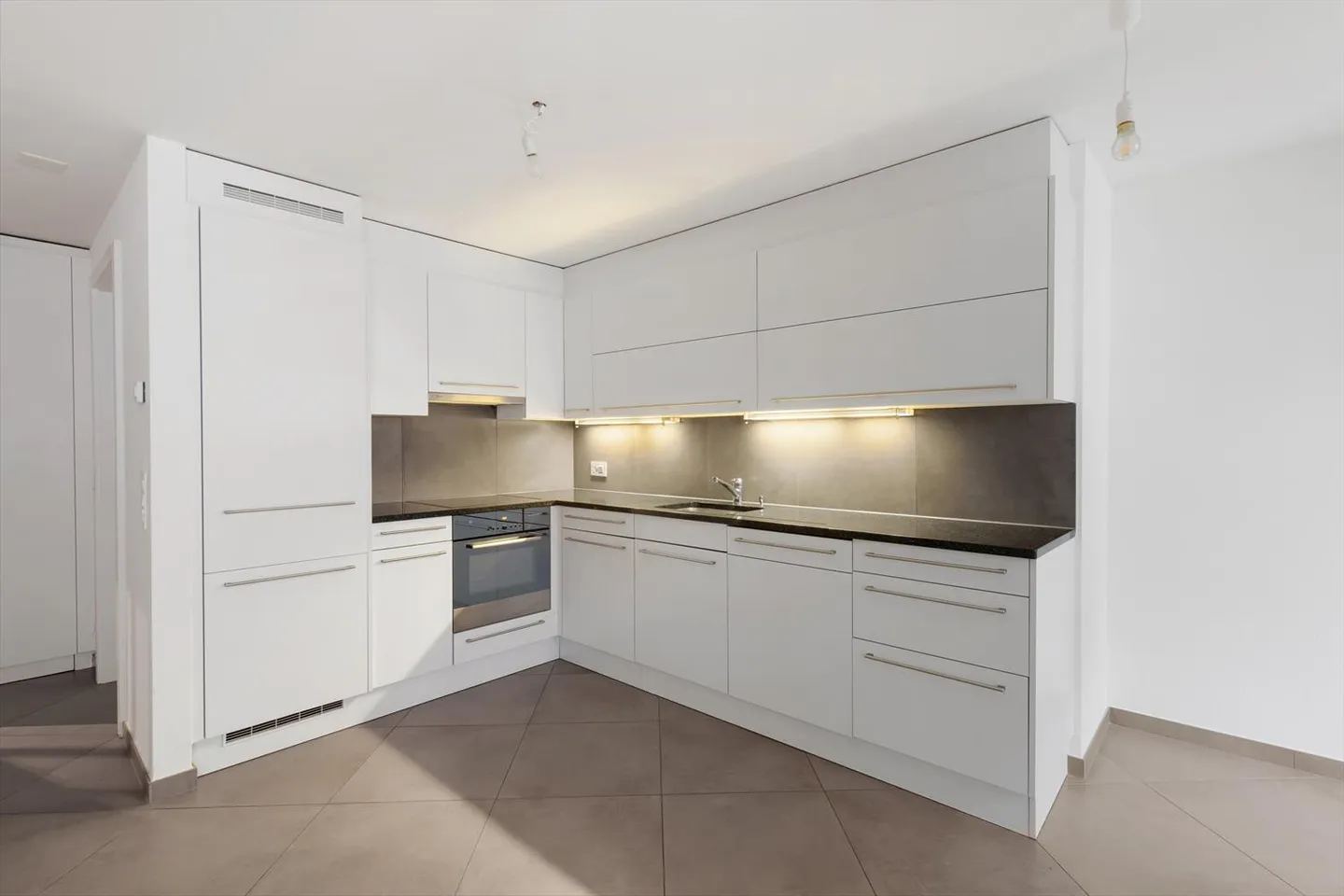 Charming atypical duplex in the heart of the city center! - Photo 4 of 10