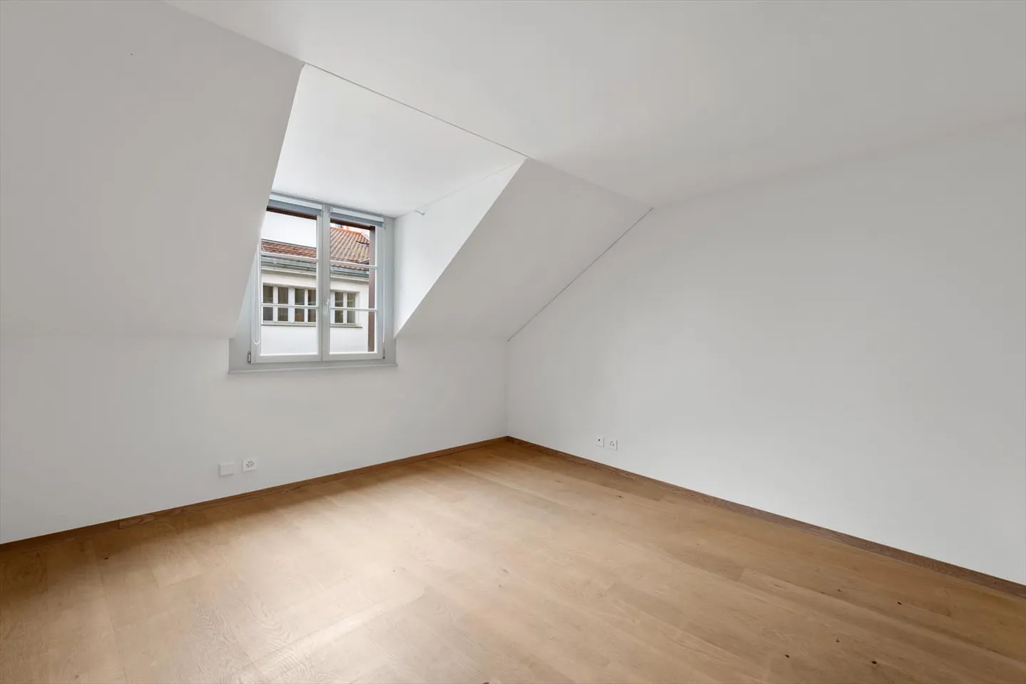 Charming atypical duplex in the heart of the city center! - Photo 7 of 10