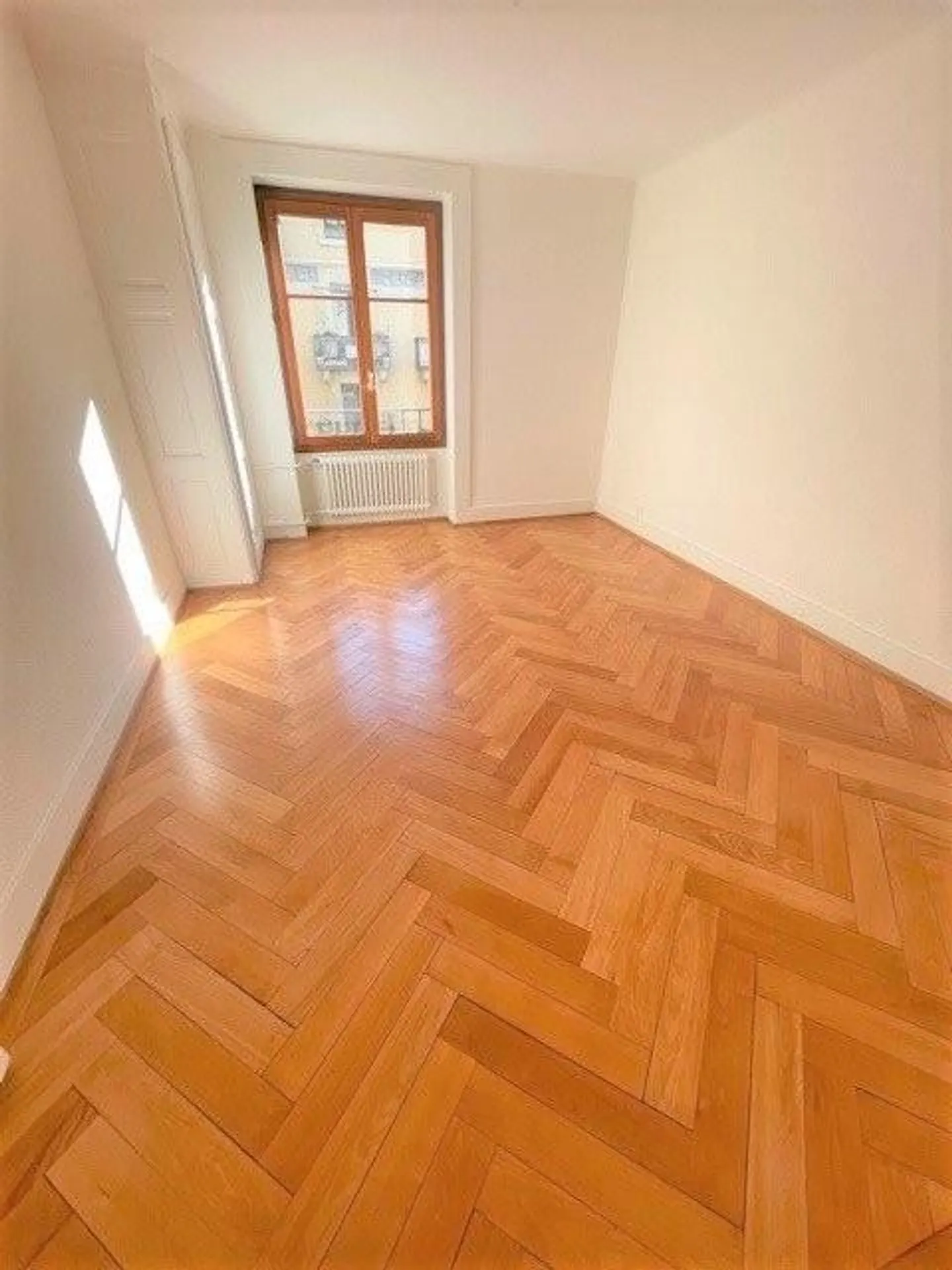 In der Nähe des Bahnhofs und der öffentlichen Verkehrsmittel - Foto 4 von 6
