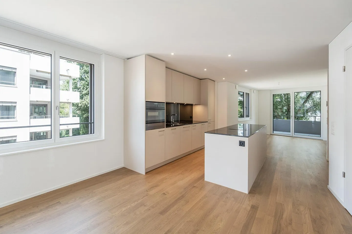 New apartment with a breathtaking view of greenery! - Photo 3 of 13