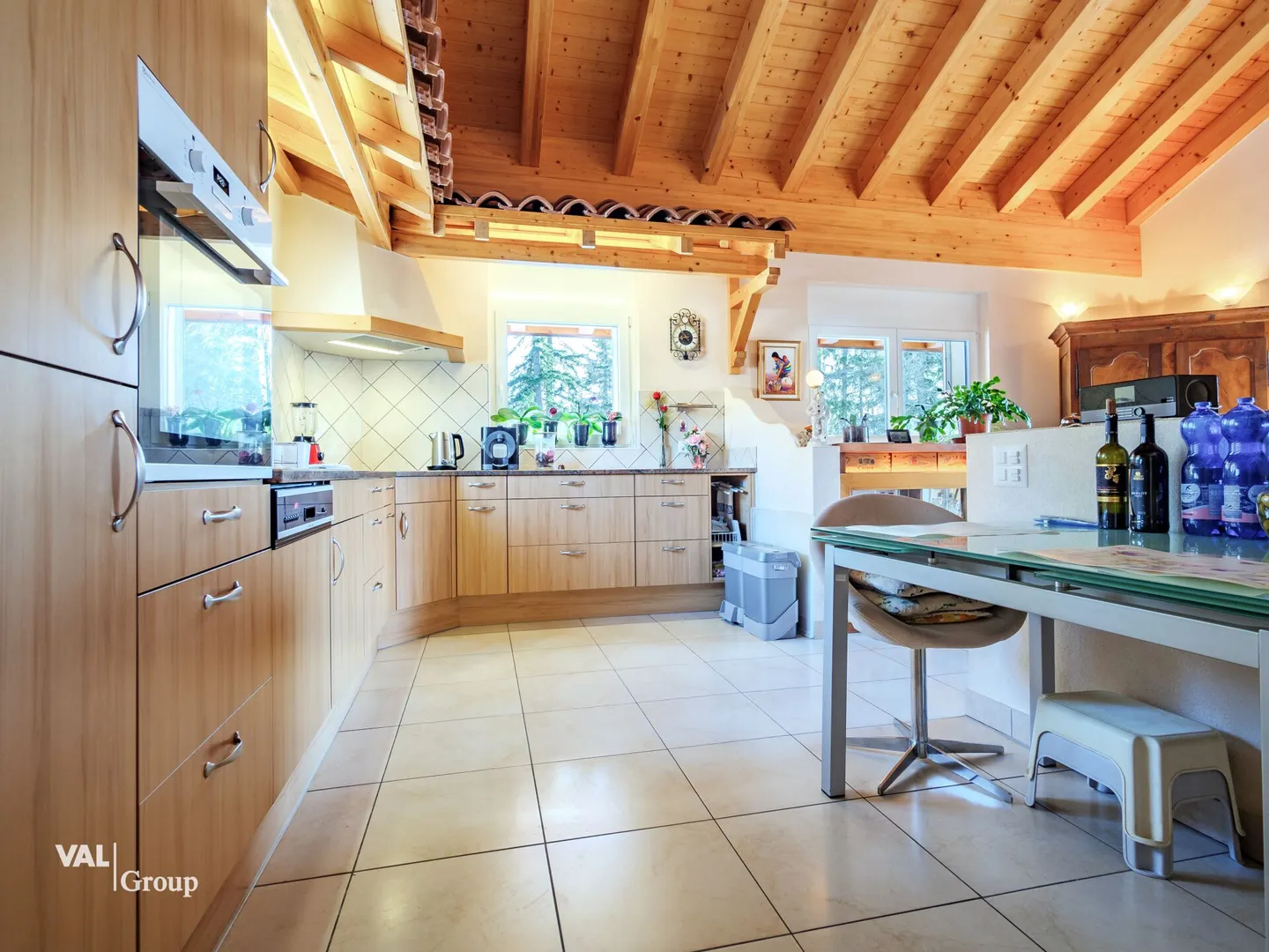 Wunderschöne Residenz mit 3 großzügigen Wohnungen - Foto 3 von 14