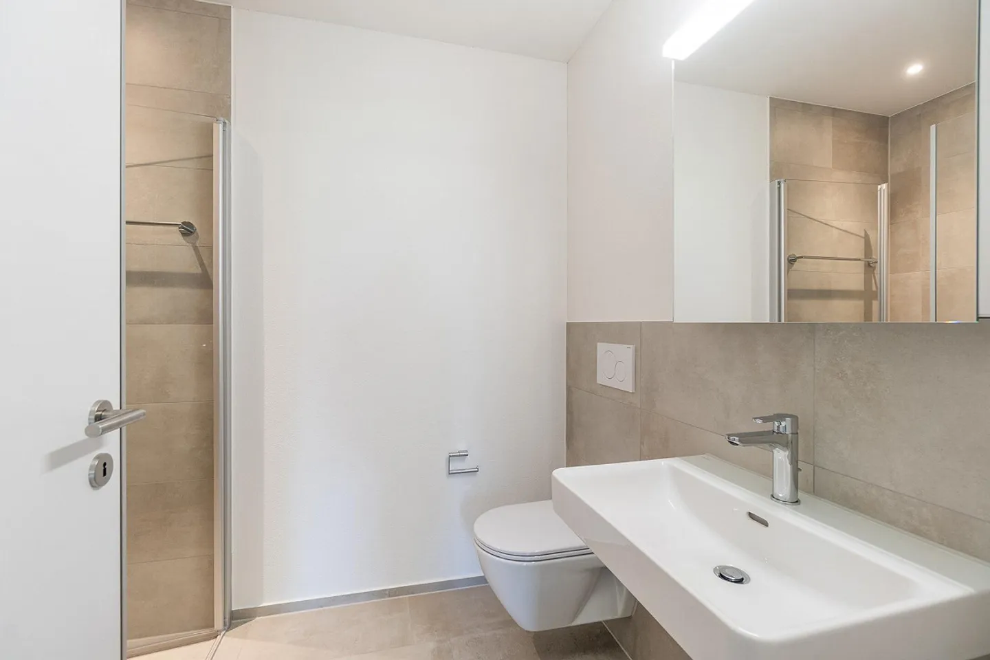 New apartment with a breathtaking view of greenery! - Photo 8 of 13