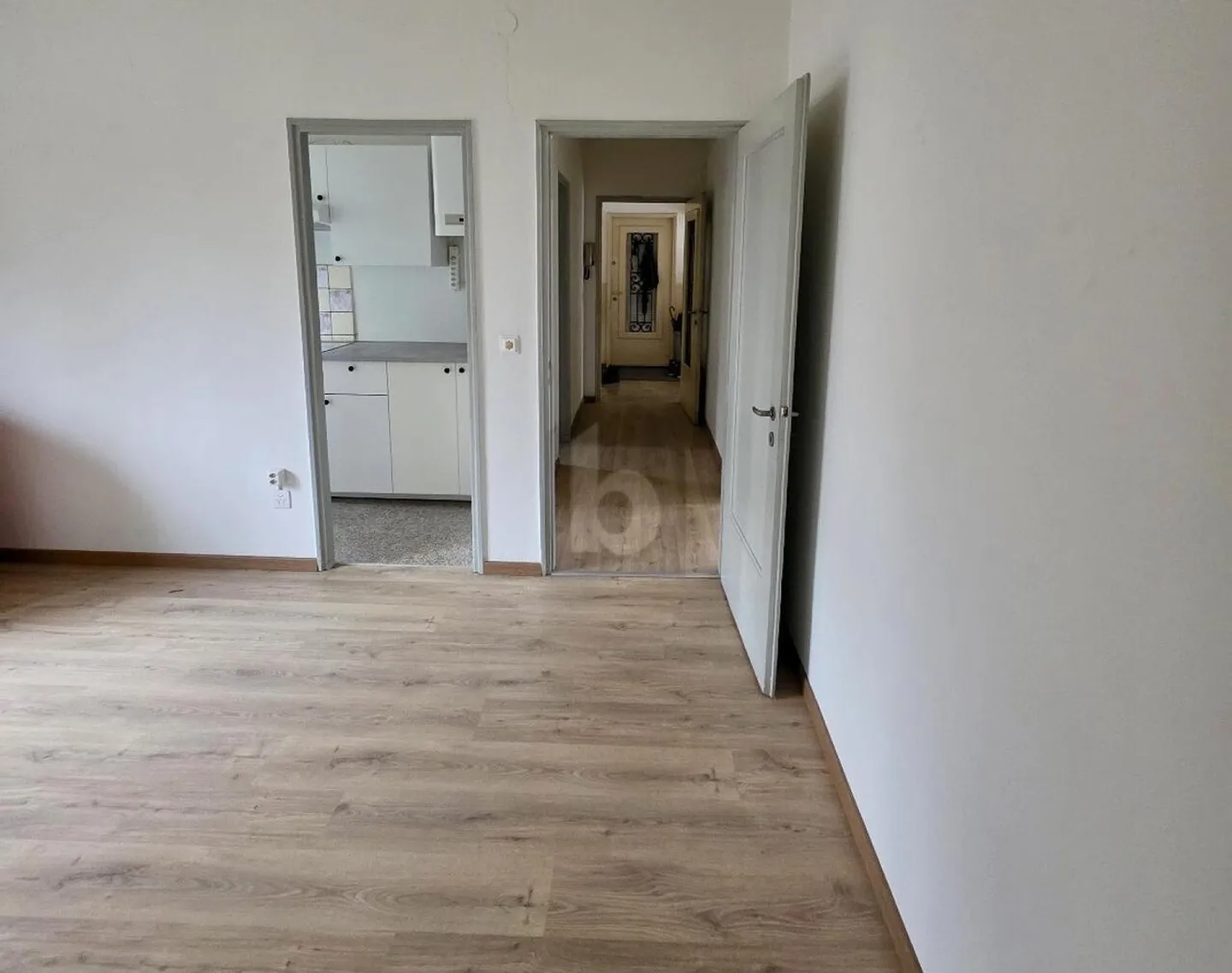 ATTRACTIVE, QUIET &amp; WITH POTENTIAL - Photo 5 of 6