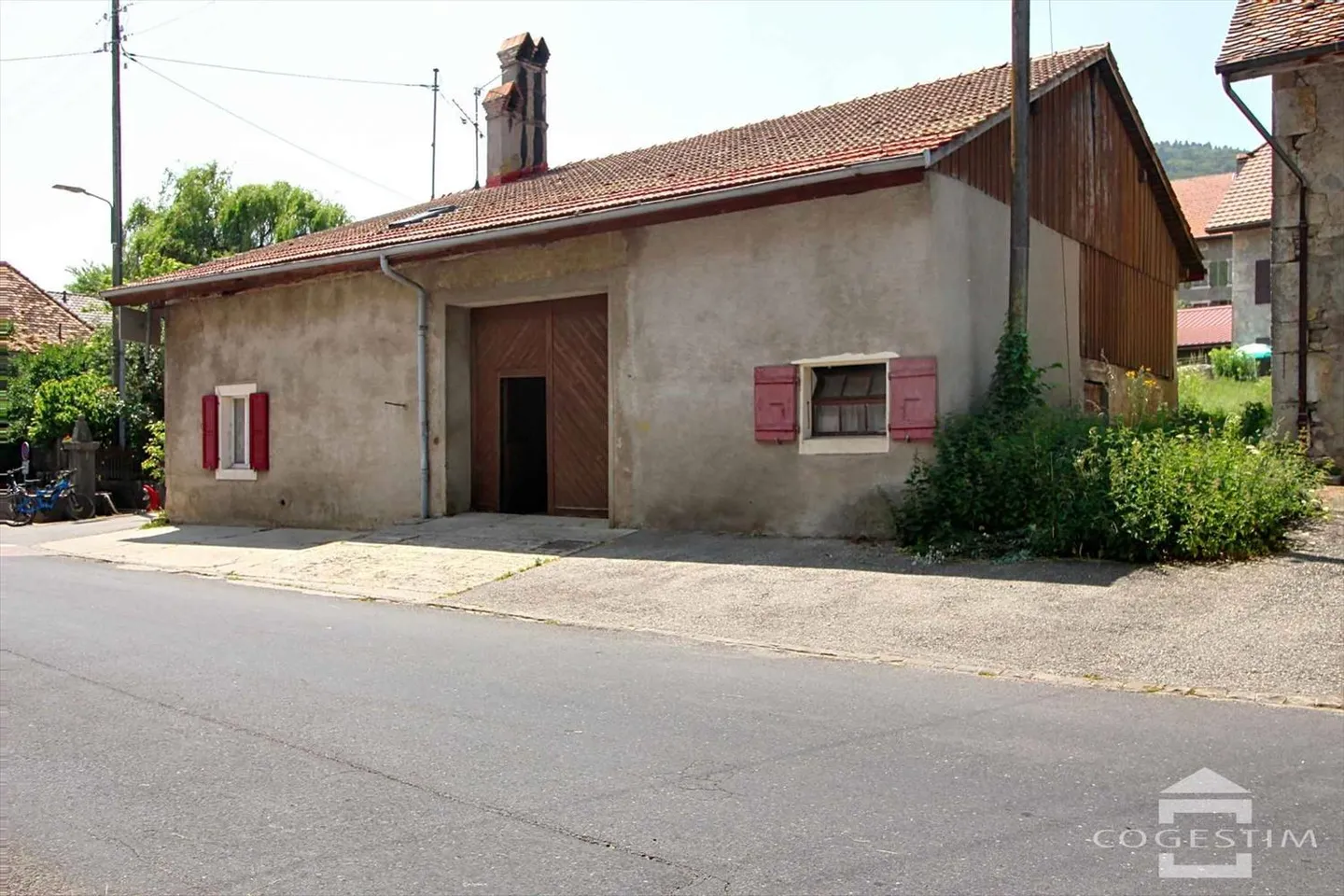 4.5 Room House - Photo 2 of 13