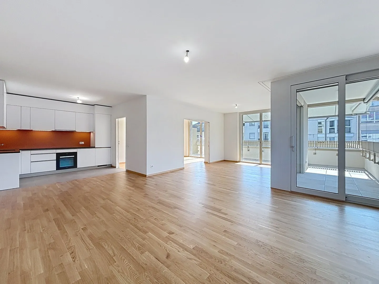 Appartamento 6 locali - Foto 1 di 9