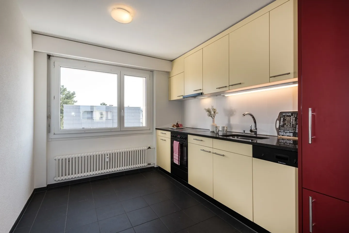 Moderne 4-Zimmerwohnung mit Aussicht - Foto 2 von 4