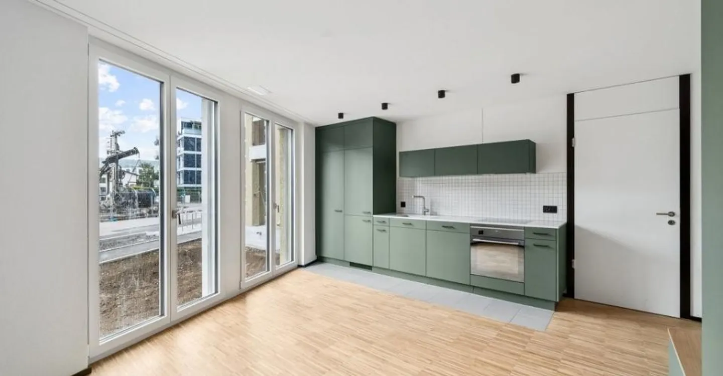 Attractive and charming new apartment with patio in the best location - Photo 3 of 5