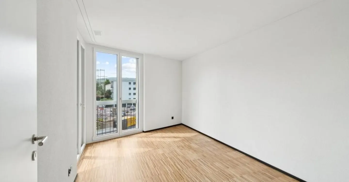 Attractive and charming new apartment with patio in the best location - Photo 5 of 5