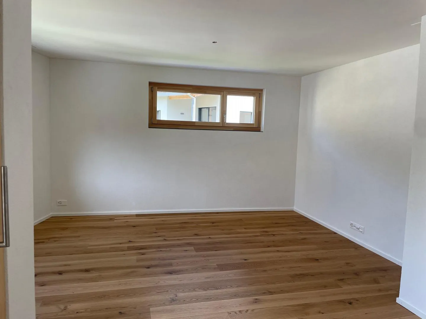 Modern centrally located 3.5 room apartment - Photo 2 of 9