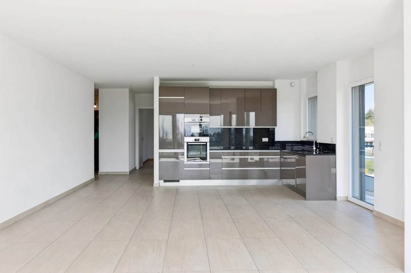 Appartement de Luxe avec Vue Lac - Photo 3 sur 13