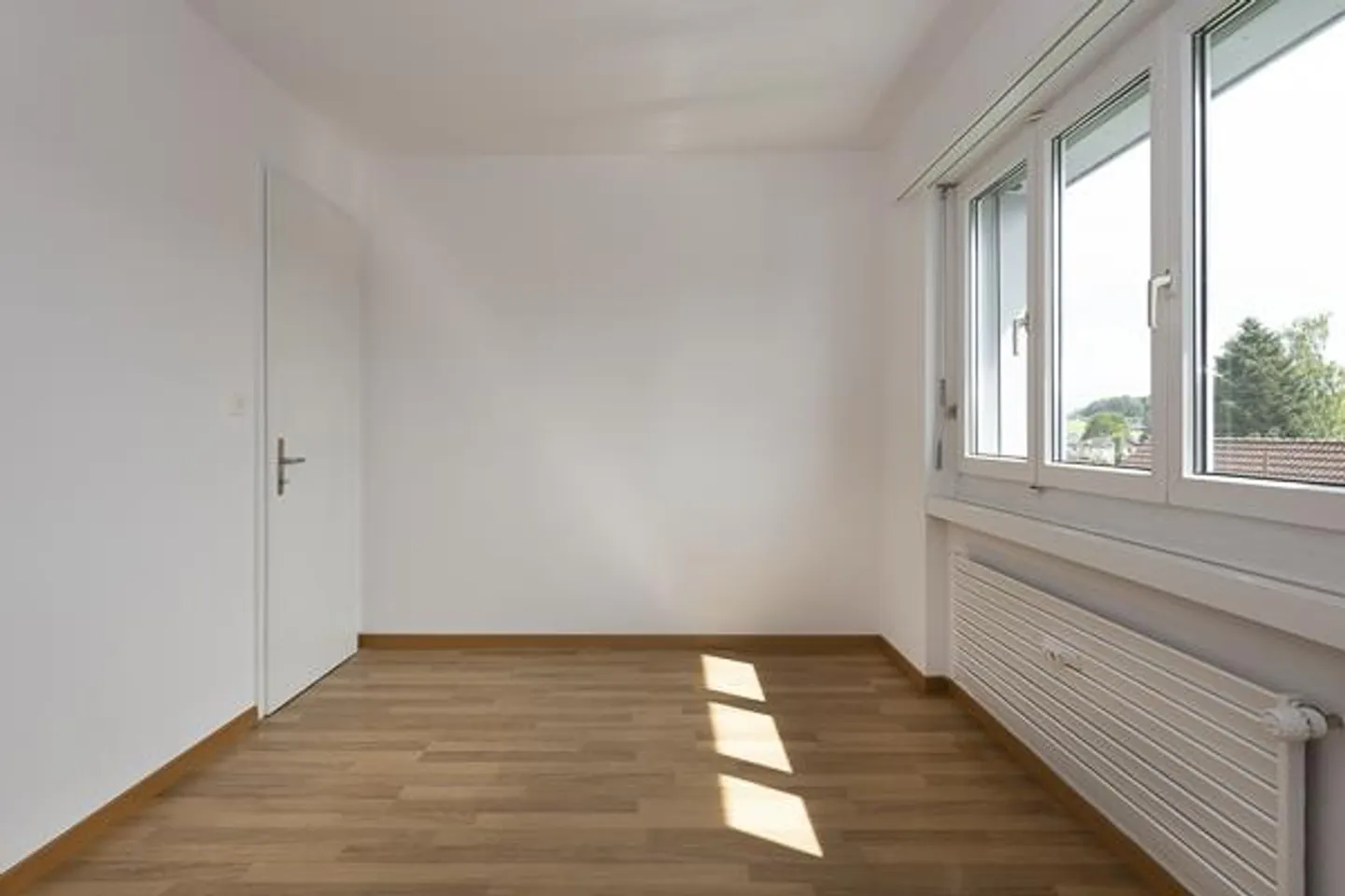 Cozy 4.5 Room Apartment in a Quiet Area! - Photo 7 of 10