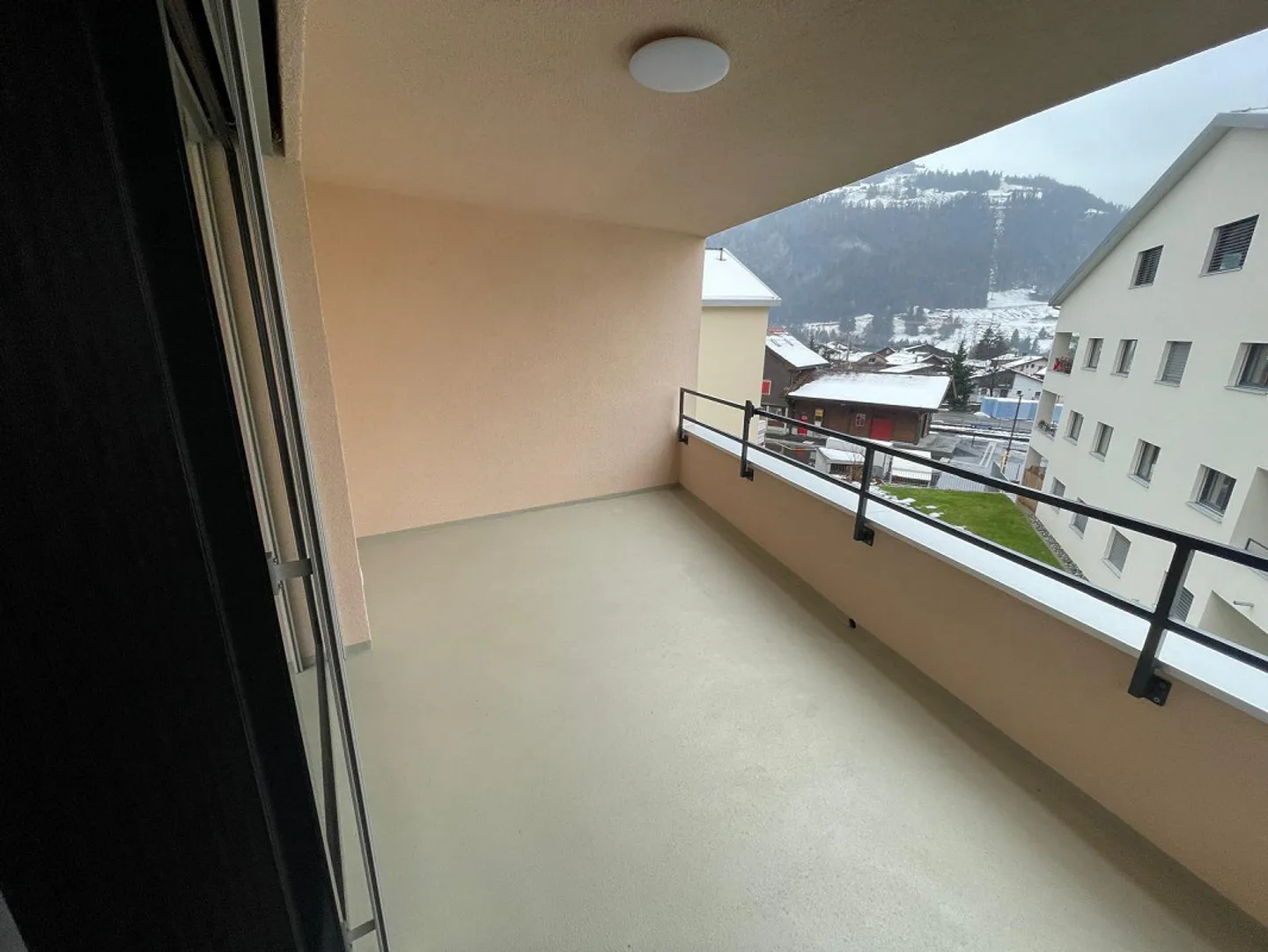 Modern centrally located 3.5 room apartment - Photo 8 of 9