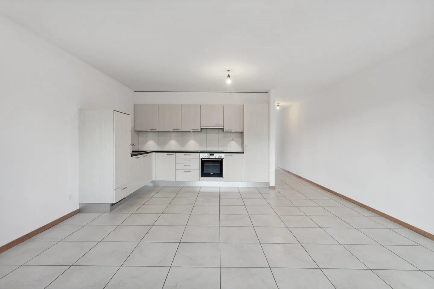 Superbo alloggio con garanzia di affitto offerta! - Foto 3 di 7