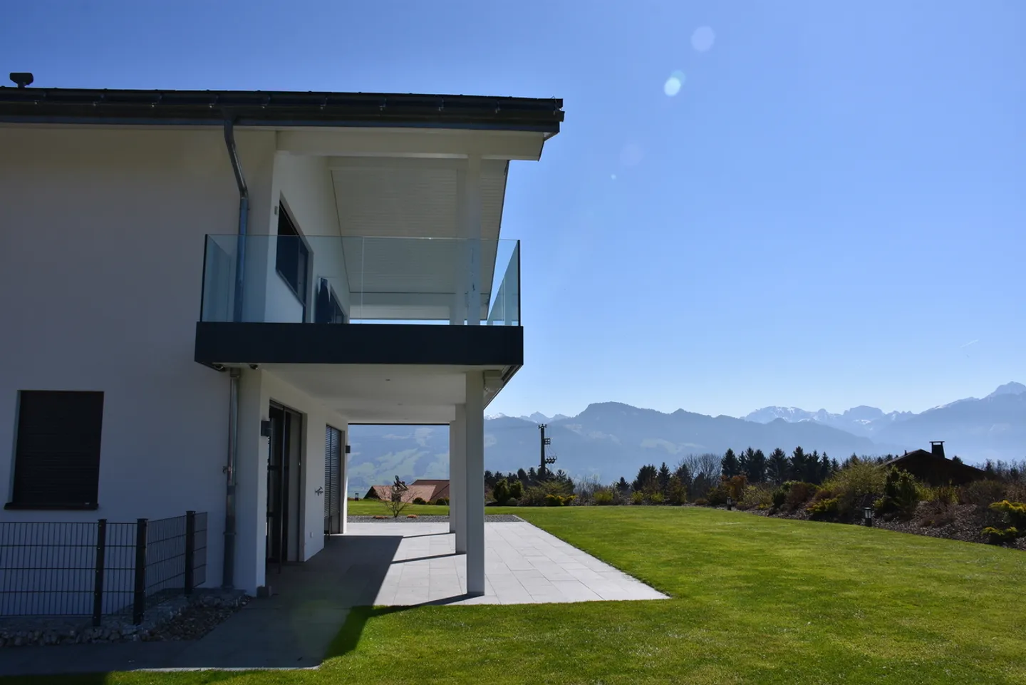 10-Room House - Photo 4 of 28