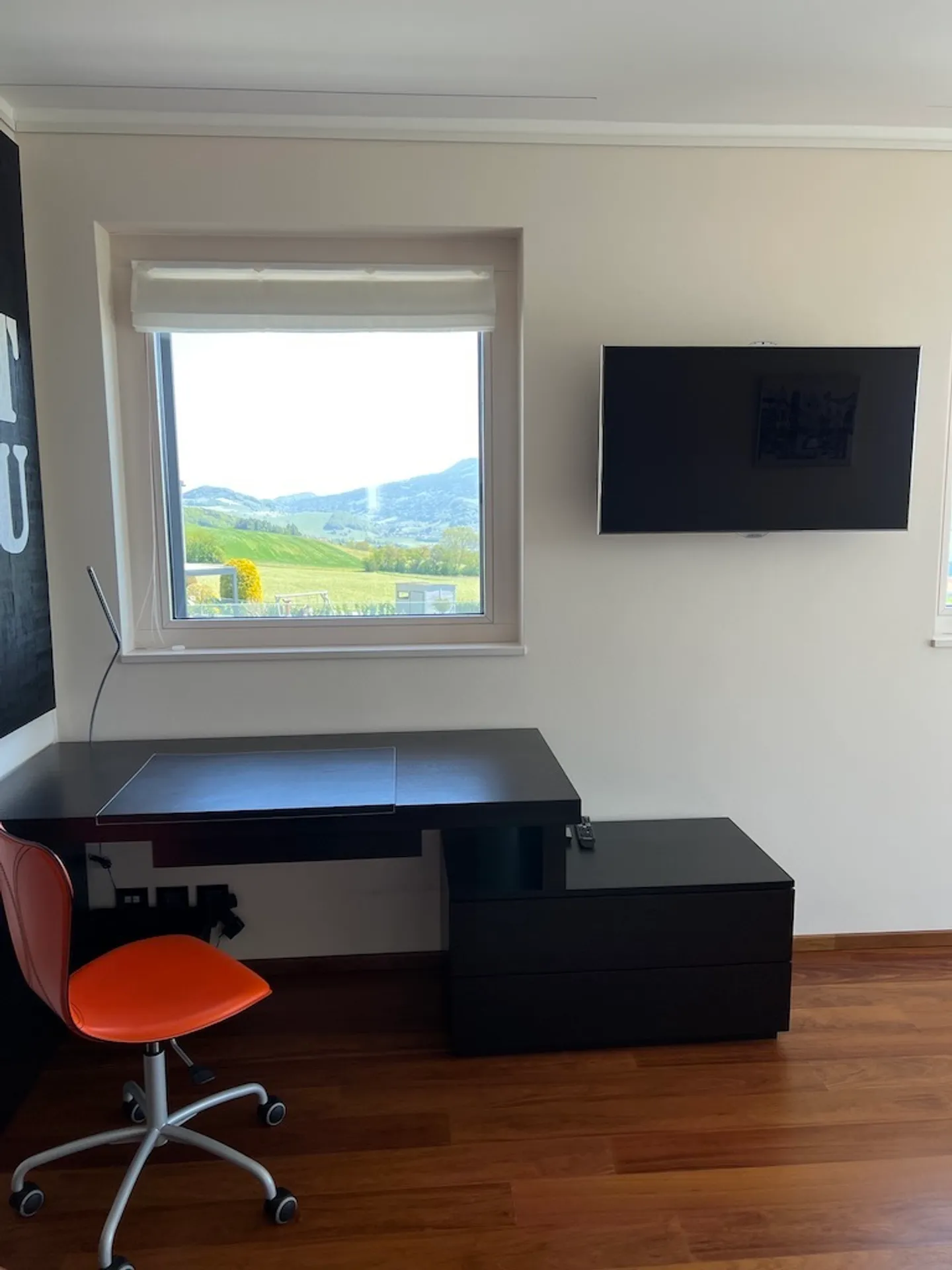 10-Room House - Photo 18 of 28