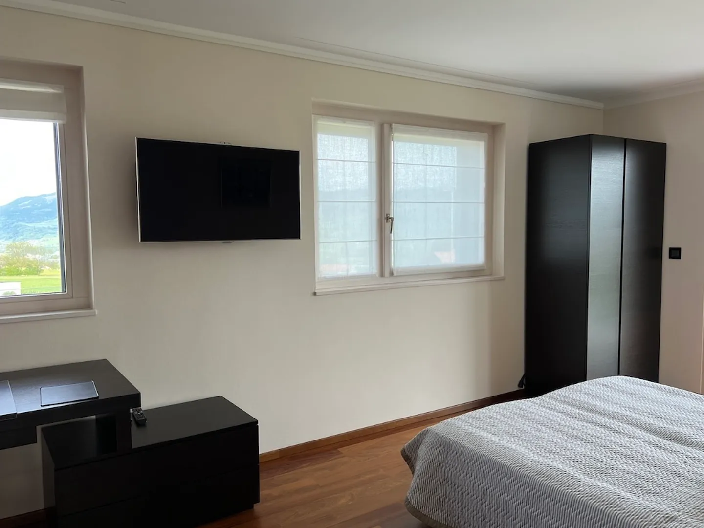 10-Room House - Photo 17 of 28