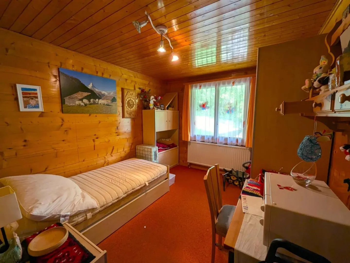 Charming Family Home with Garden - Photo 8 of 10