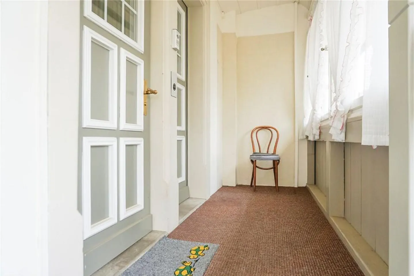 Maison polyvalente à trois familles avec jardin et options d'utilisation attrayantes - Photo 4 sur 13