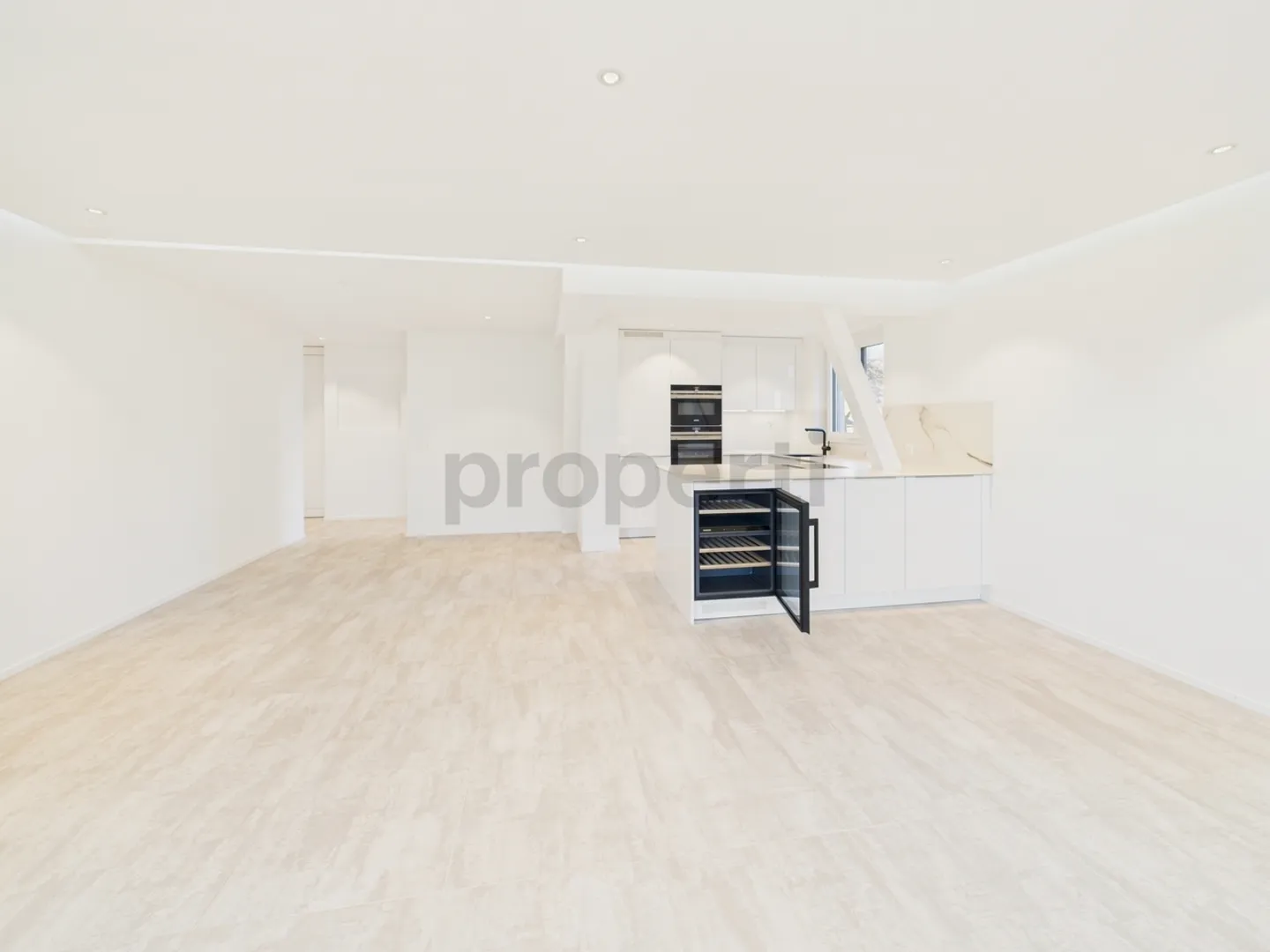 Newly renovated 2.5-room apartment with lift and cellar, Rapperswil-Jona - Photo 2 of 10