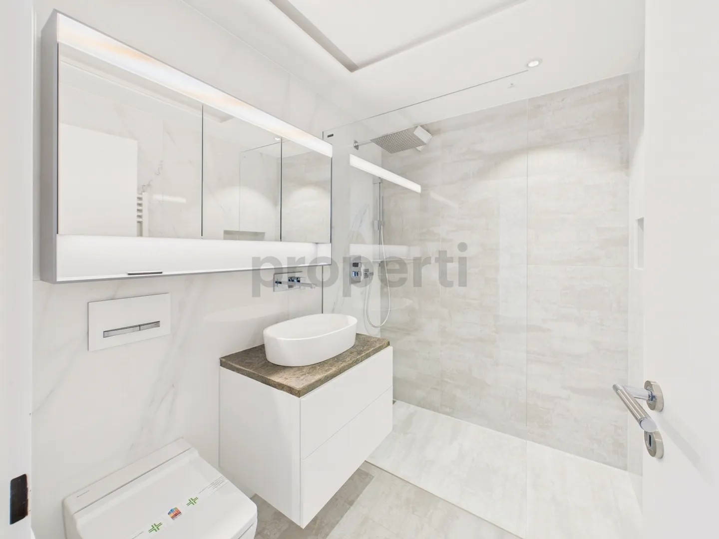 Newly renovated 2.5-room apartment with lift and cellar, Rapperswil-Jona - Photo 7 of 10