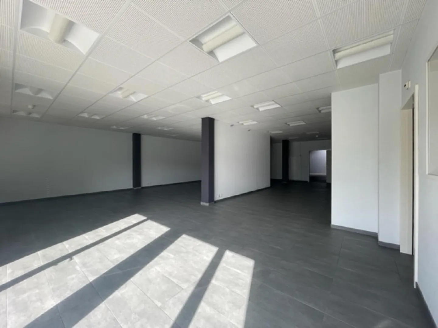 Spazio commerciale di 282 m2 a Montagny-près-Yverdon - Foto 2 di 6