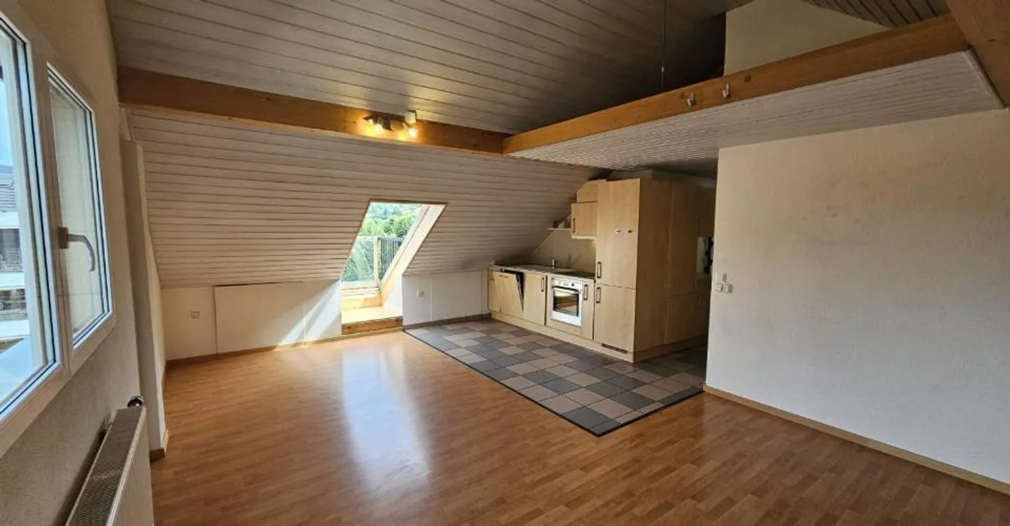 Charming 2.5 Room Apartment - Photo 6 of 12