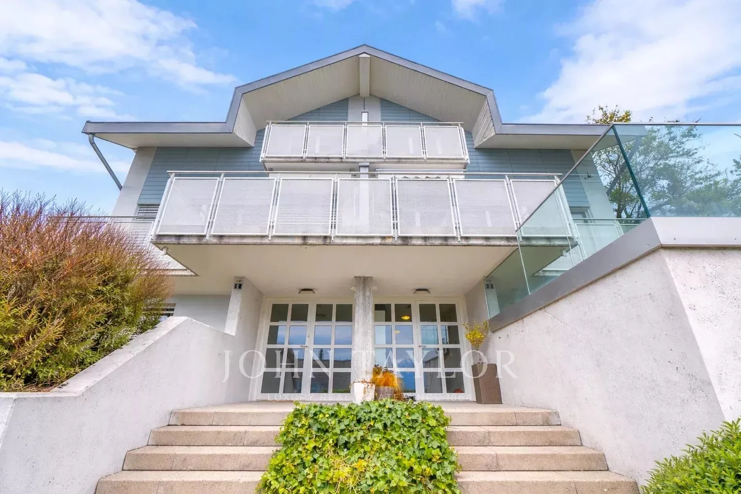 Magnifica villa bifamiliare con vista sul lago e sulle montagne - Foto 10 di 10