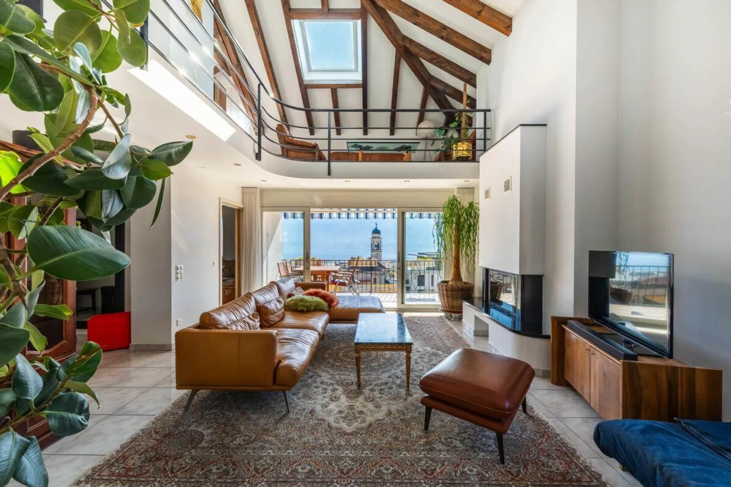 Minusio : prestigieux penthouse duplex avec vue sur le lac Majeur - Photo 2 sur 15