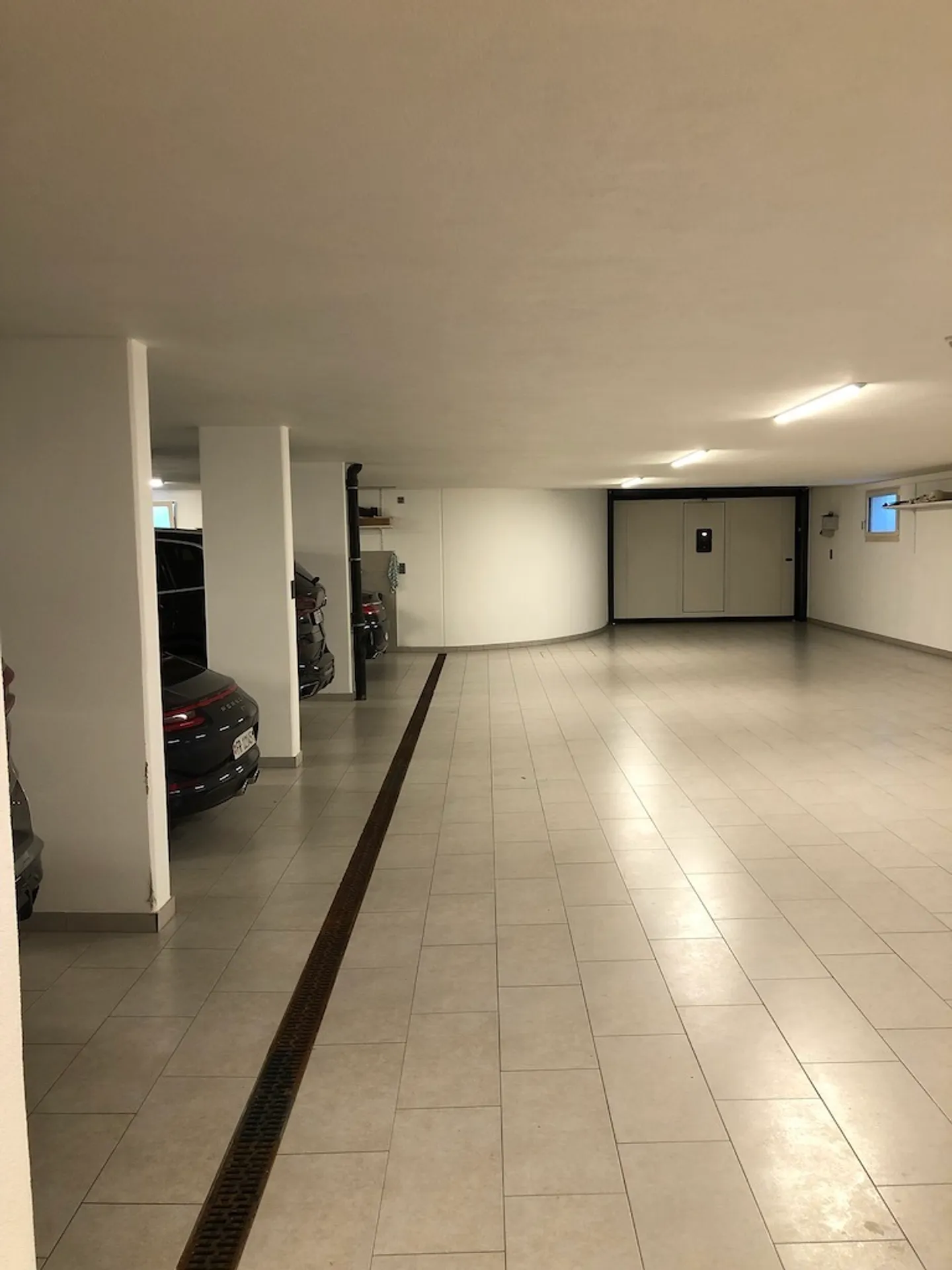 10-Room House - Photo 24 of 28