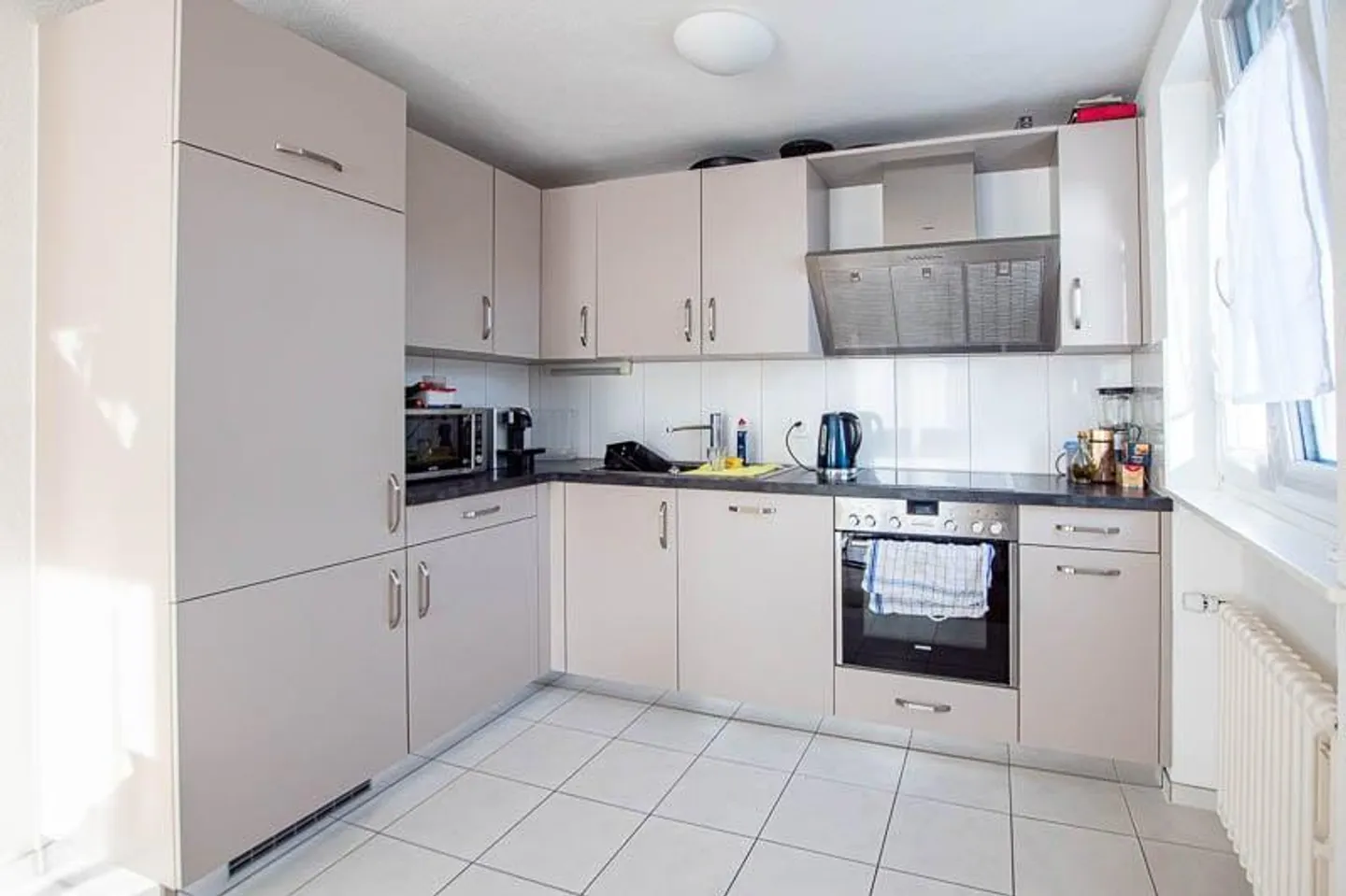 Appartamento moderno con 3 camere - Foto 2 di 11