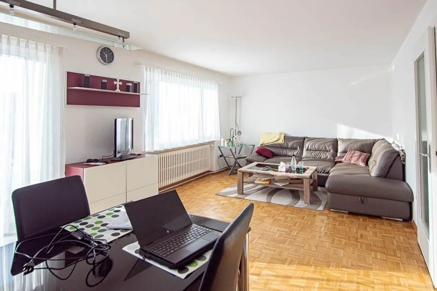 Appartamento moderno con 3 camere - Foto 3 di 11