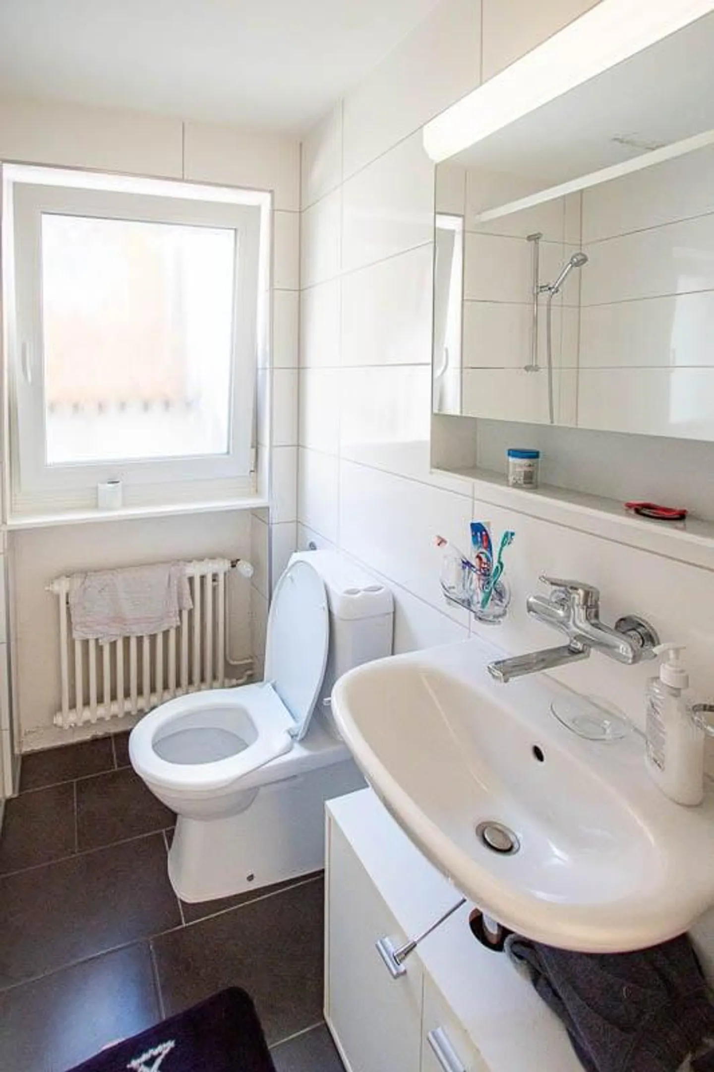 Appartamento moderno con 3 camere - Foto 6 di 11